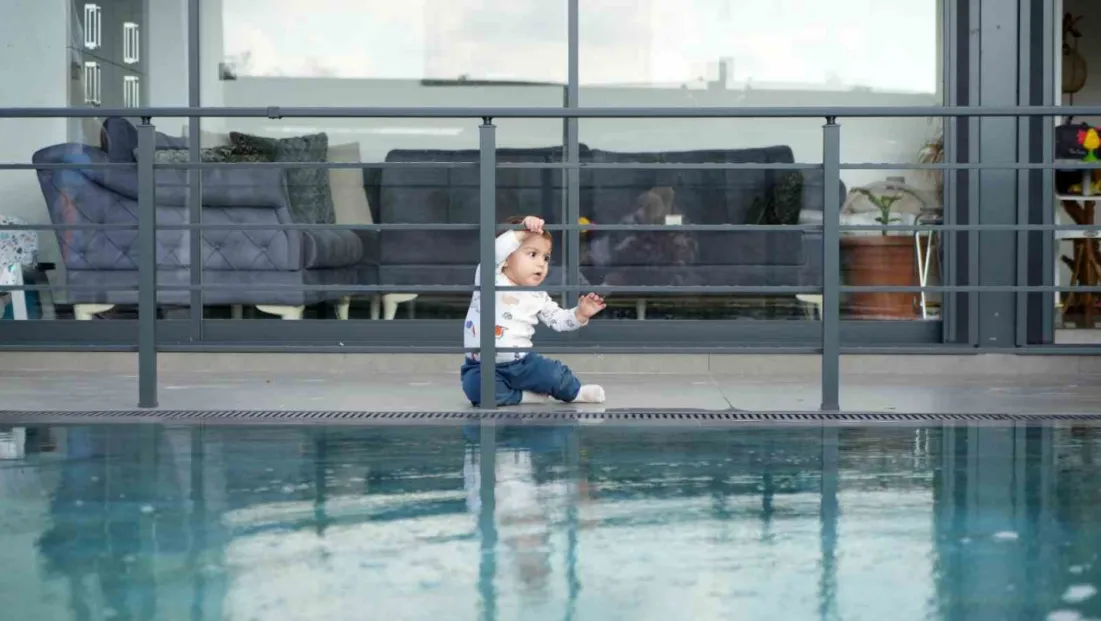 10 aylık bebek 11 dakika suda nefessiz kaldı, 3 kez kalbi durdu