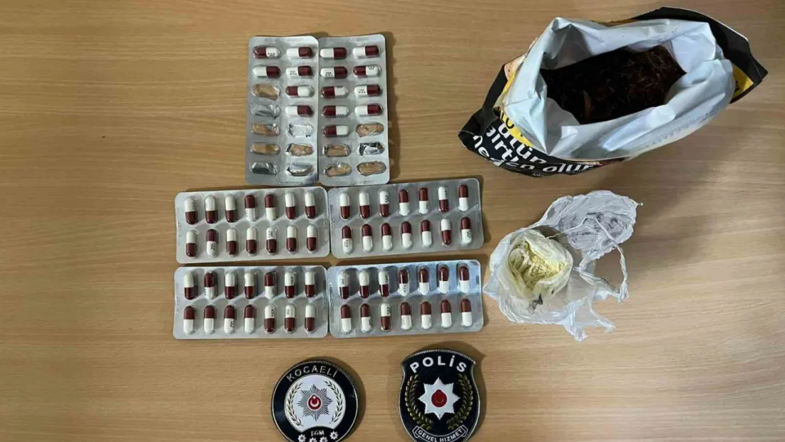 3 kişinin üstünde 71 sentetik ecza hap ele geçirildi
