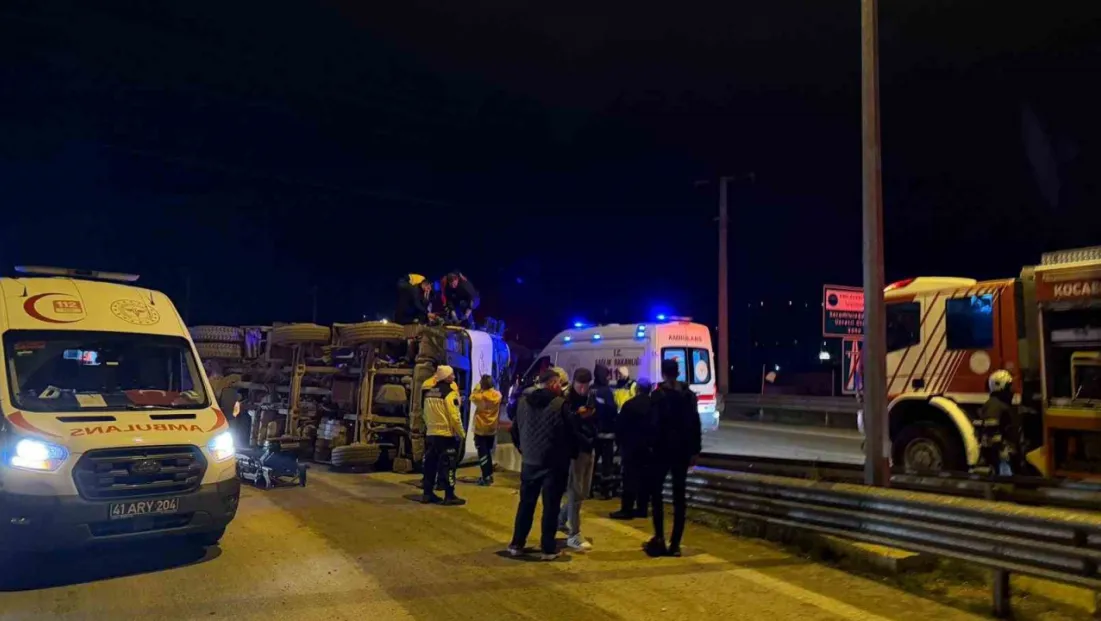 Beton mikseri devrildi: 2 yaralı