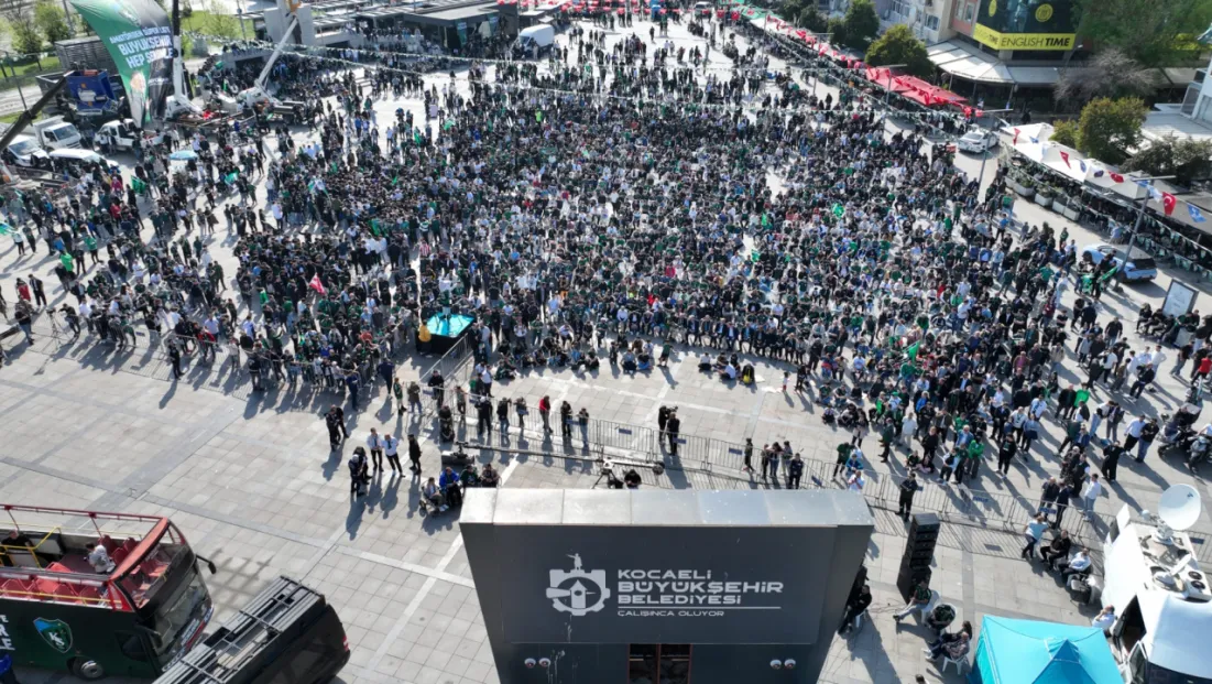 Taraftar, coşkuyla şampiyon Kocaelispor’u bekliyor