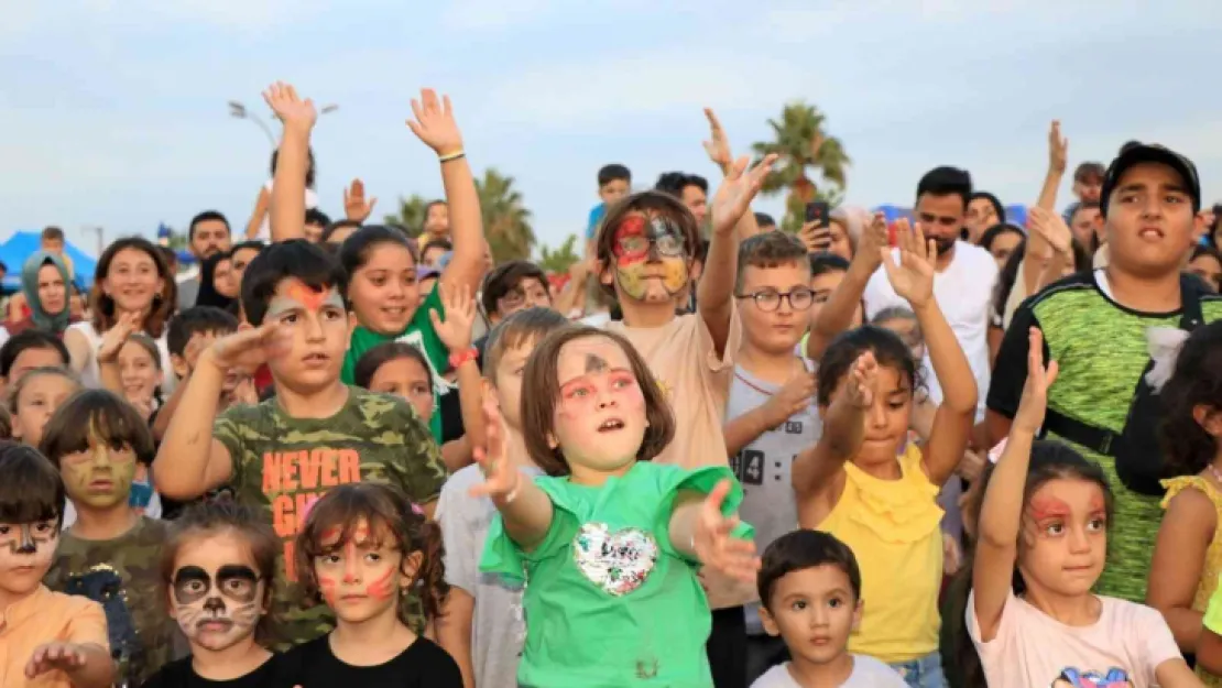 17 bin çocuk doyasıya eğlendi