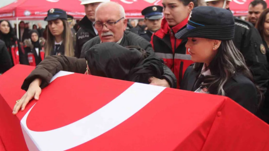 Sürücünün çarptığı polis, son yolculuğuna uğurlandı