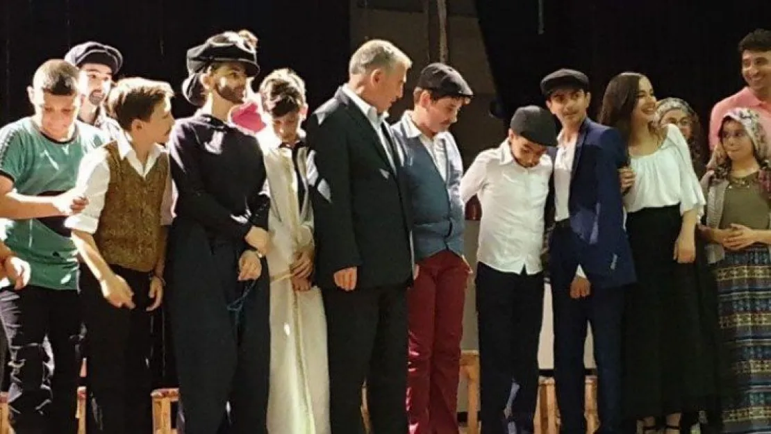 'Köyün delisi' oyunu sergilendi