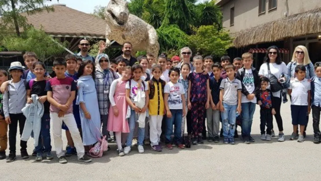 1 ton mavi kapak topladılar