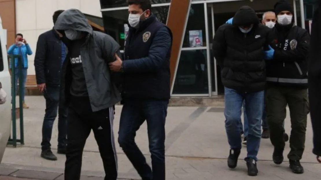 100 bin TL'lik ziynet eşyası bulunan kasayı çalan şahıslar yakalandı 