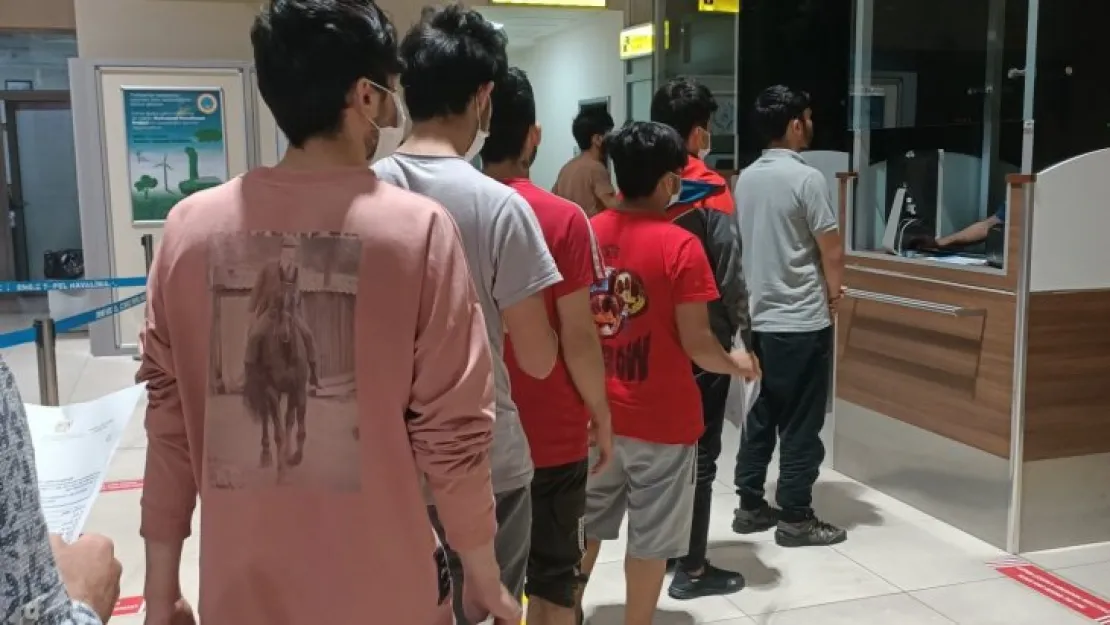 117 düzensiz göçmen sınır dışı edildi