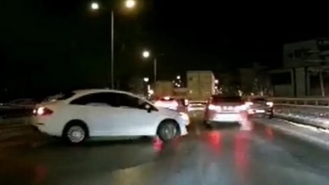 13 aracın karıştığı kaza kameralarda