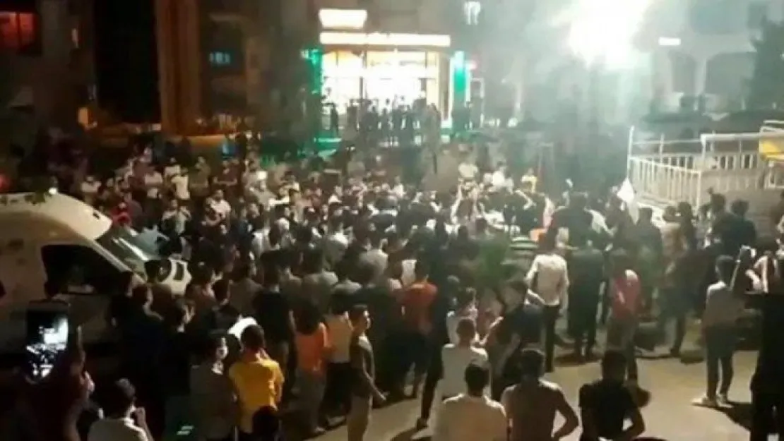 13 yaşındaki kız çocuğu cinsel istismara uğradı, vatandaş sokaklara döküldü!