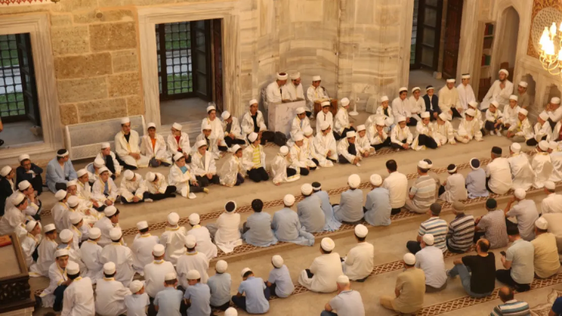 15 Temmuz şehitleri için sabah namazında buluştular