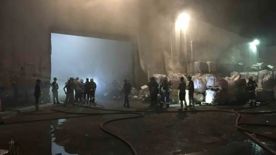Yoğun dumanlar ekipleri harekete geçirdi