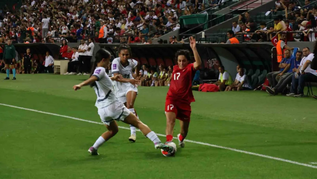 Kadın A Milli Futbol Takımı Kocaeli'deki maçta mağlup oldu: 0-2