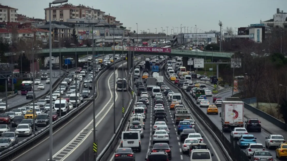 211 bin 389 adet yeni araç trafiğe çıktı