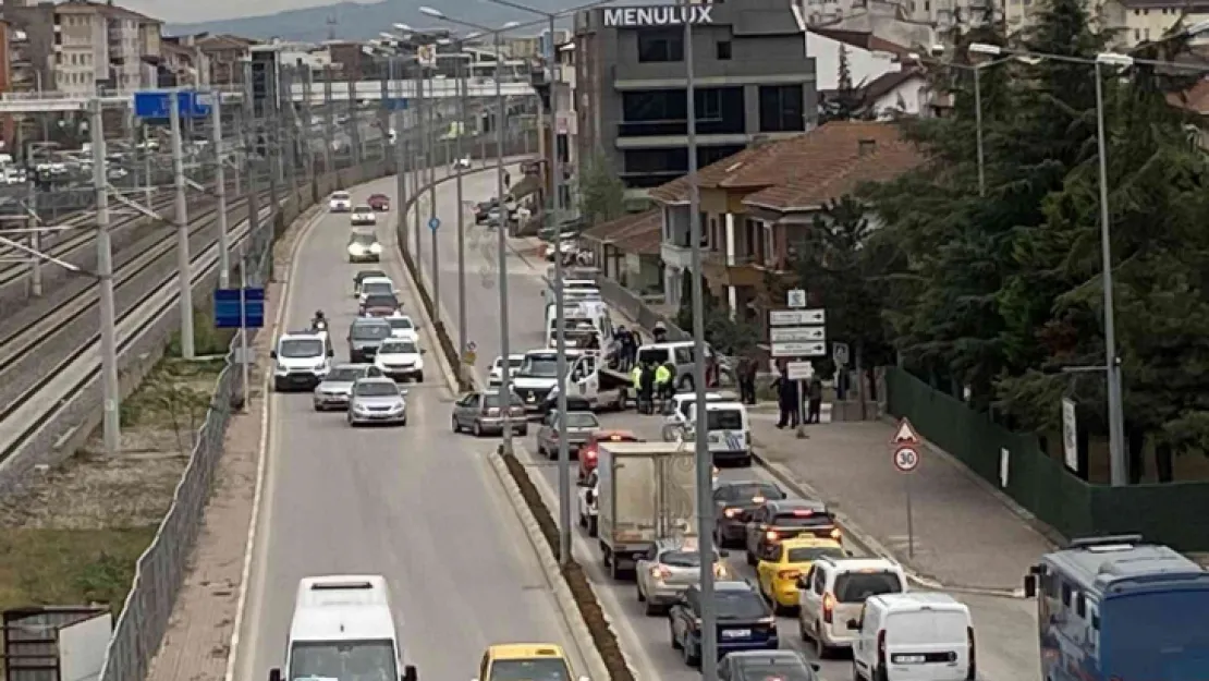 Trafik durdu, araçlar kontak kapattı