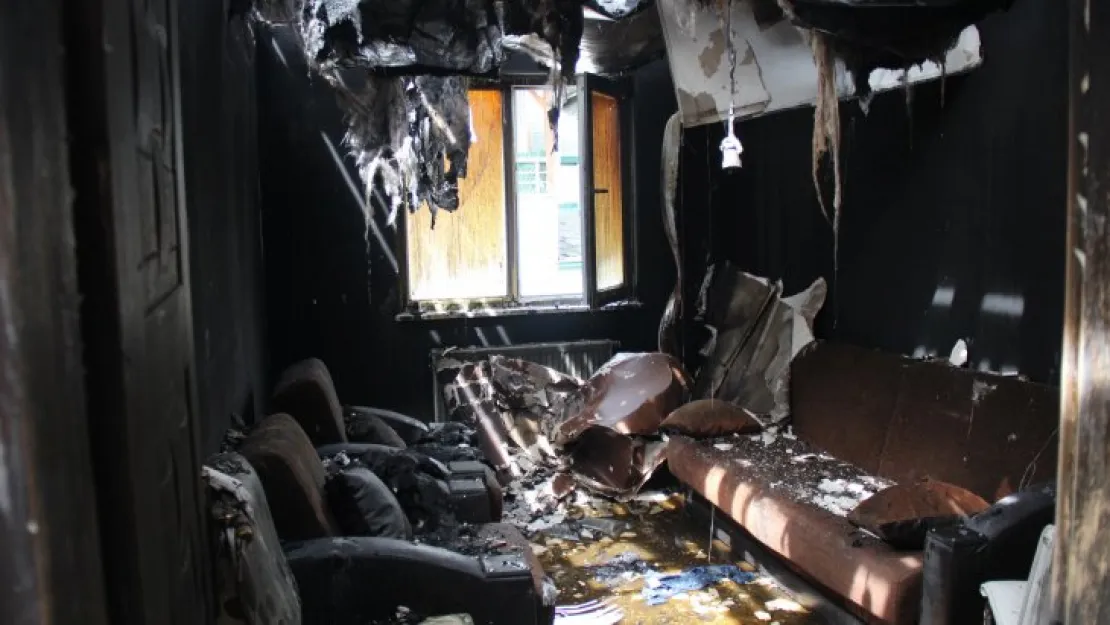 3 yaşındaki çocuk 3 evi kül etti