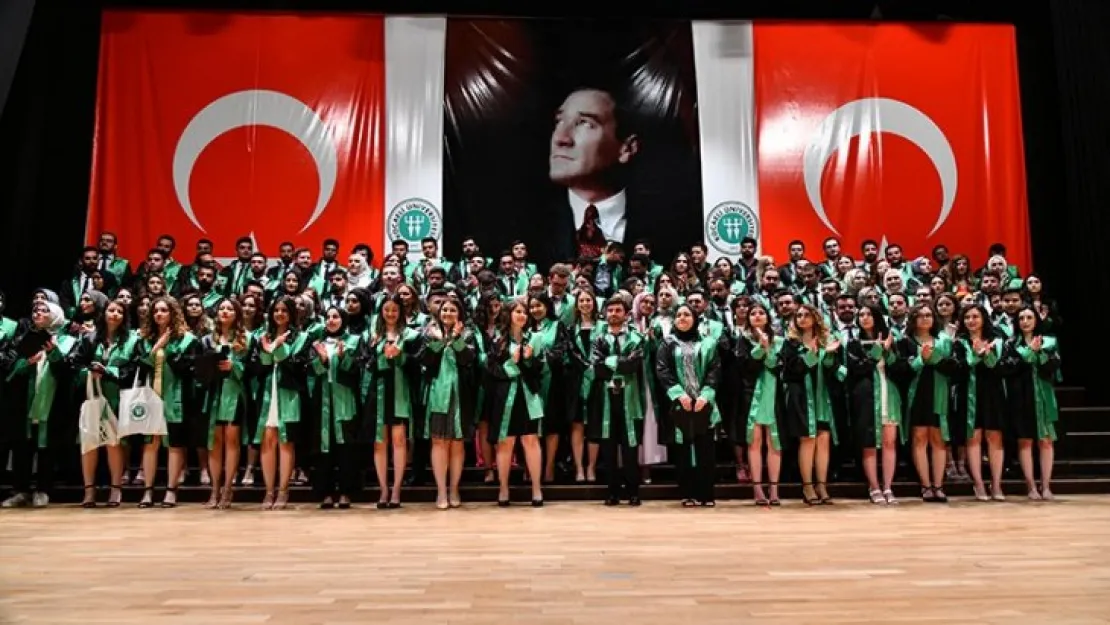 300 genç doktor