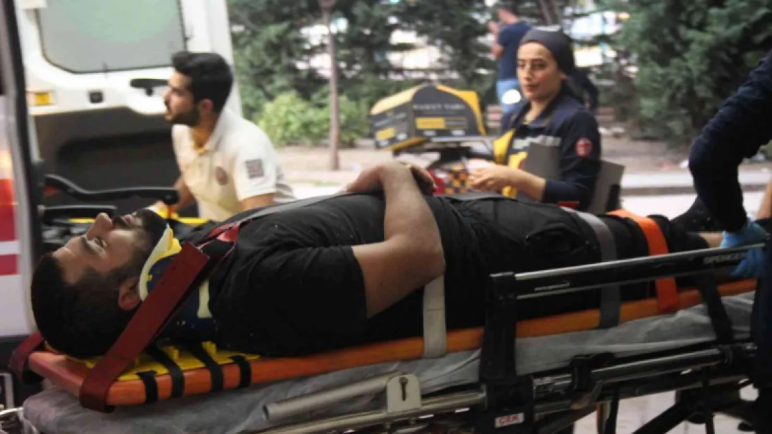 4 metre yükseklikteki çatıdan düştü