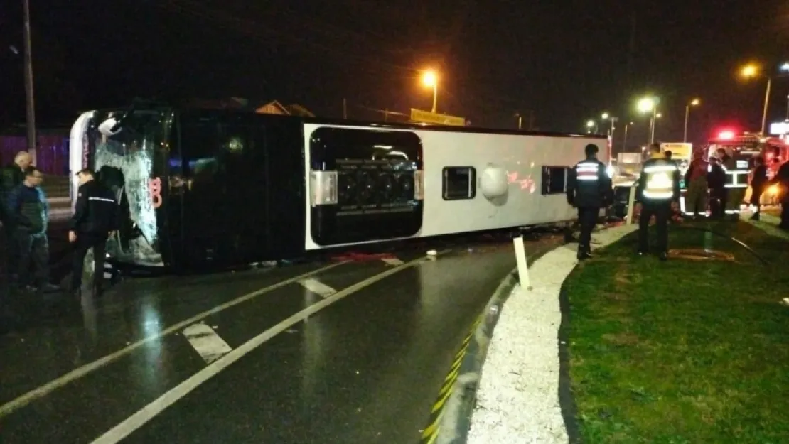 41 Plakalı otobüs kaza yaptı: Biri ağır 20 yaralı bir ölü