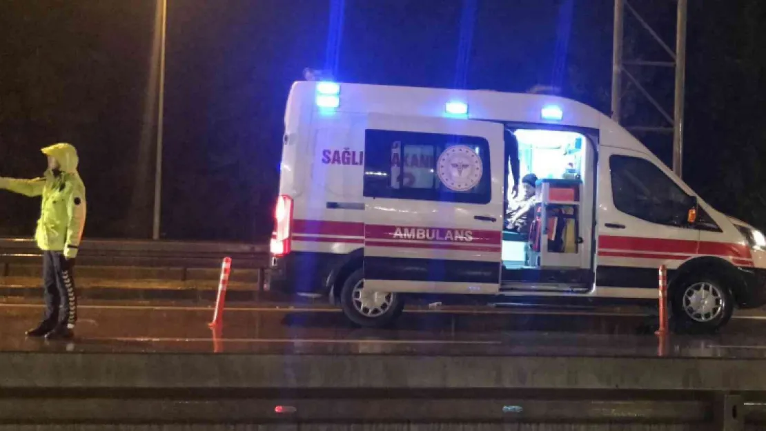 Kocaeli'de 5 araç zincirleme kazaya karıştı