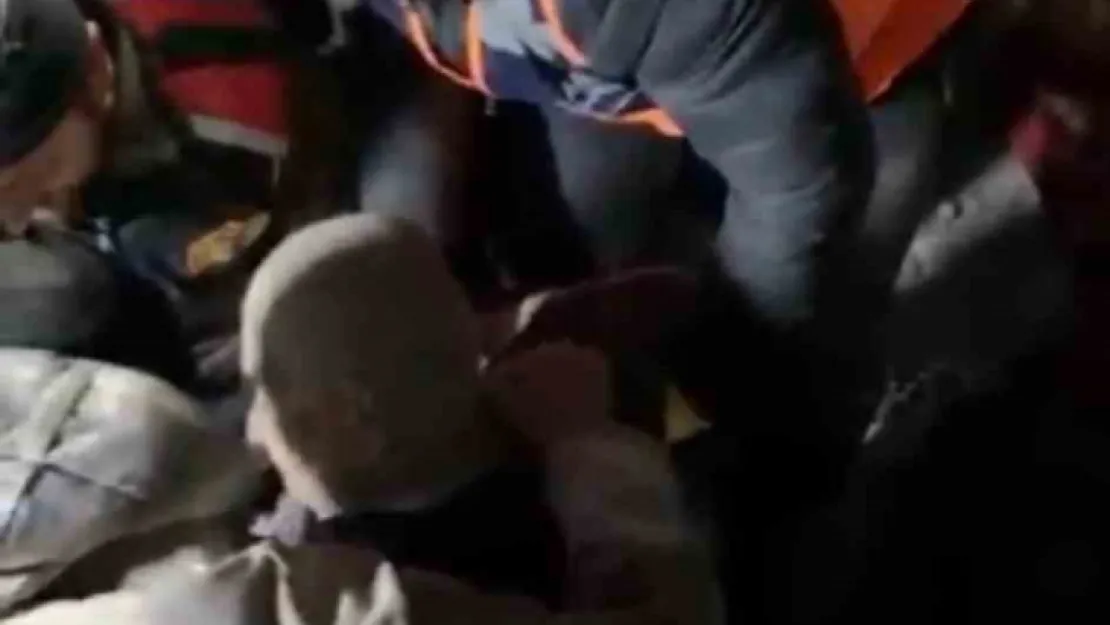 72 yaşındaki Hanife Teyze 44 saat sonra enkazdan kurtarıldı