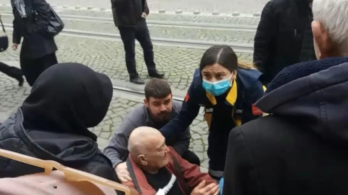 73 yaşındaki yaya tramvaya çarptı