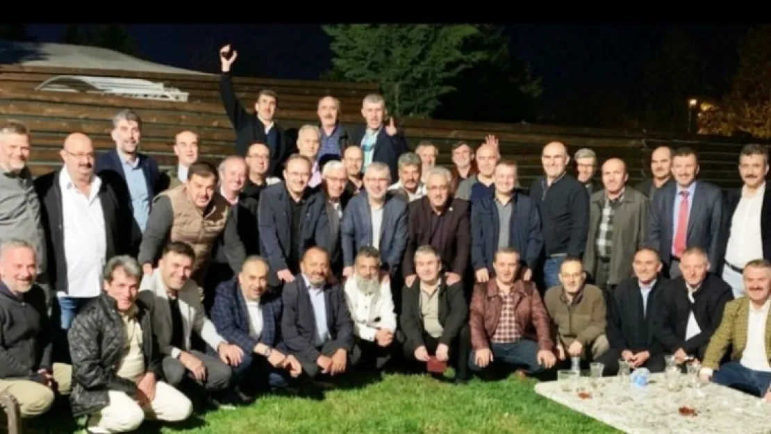 86-87 mezunları iftarda buluştu