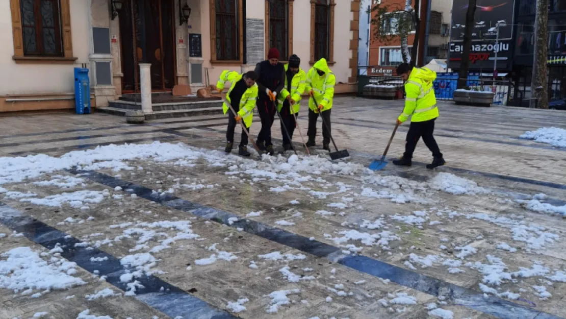 A Takımı, Fevziye Camii'ni kardan temizledi