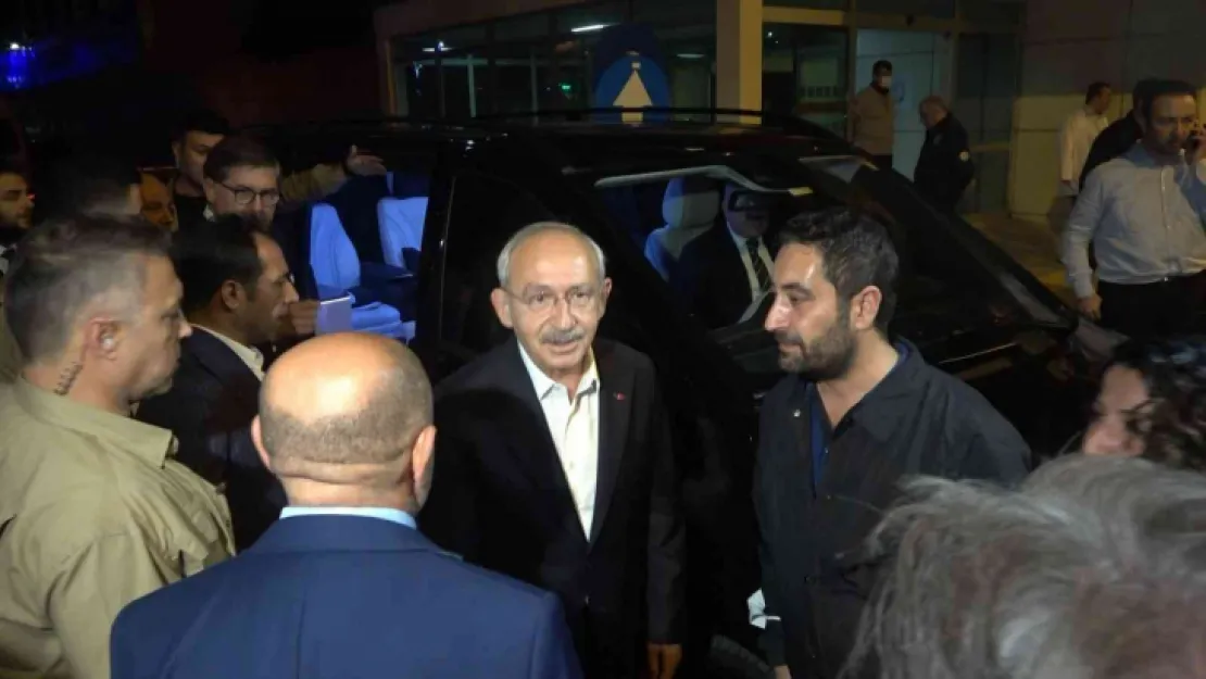 Kılıçdaroğlu, Kocaeli'de yoğun bakımdaki kardeşini ziyaret etti