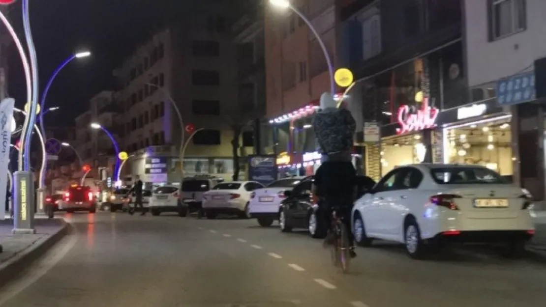 Adrenalin olsun diye canlarını tehlikeye attılar