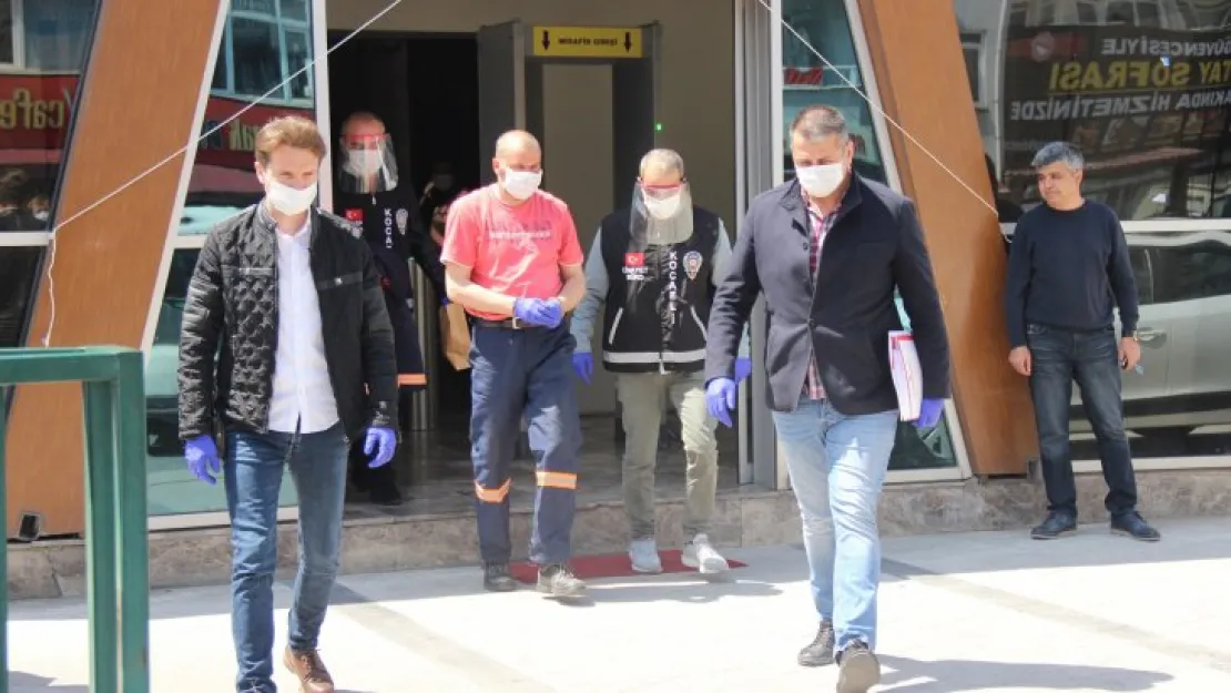 Ağabeylerini öldüren kardeşler yeniden hakim karşısında!