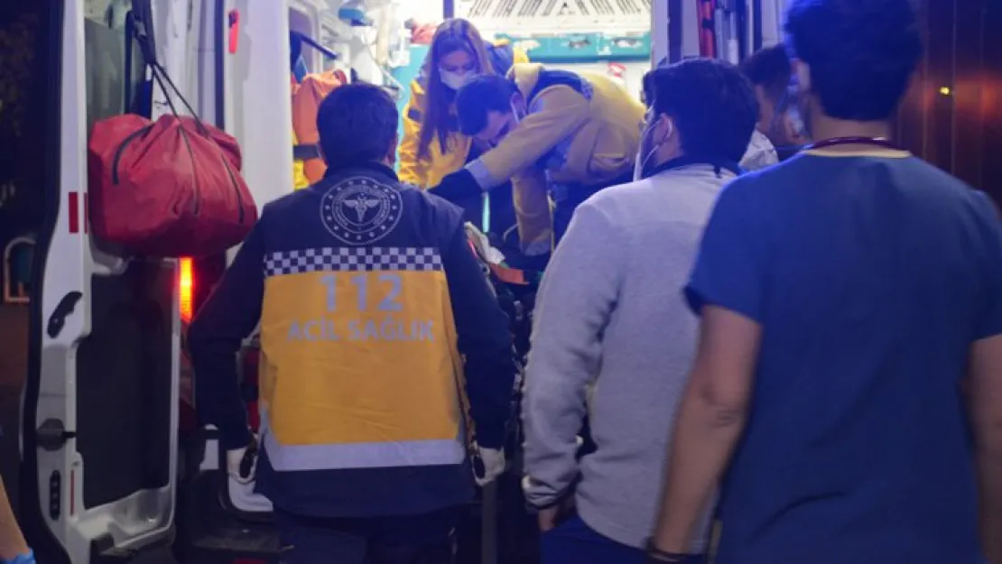 Ağır yaralanan sürücü hastaneye kaldırıldı 
