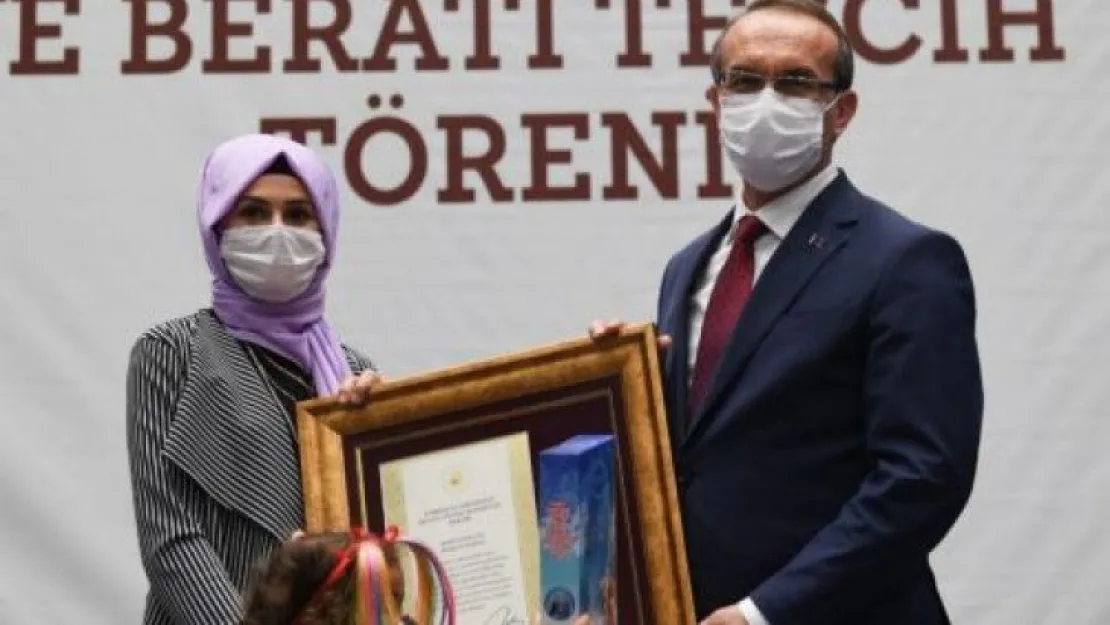 Ağrı şehidinin Devlet Övünç Madalyası 4 yaşındaki kızına verildi