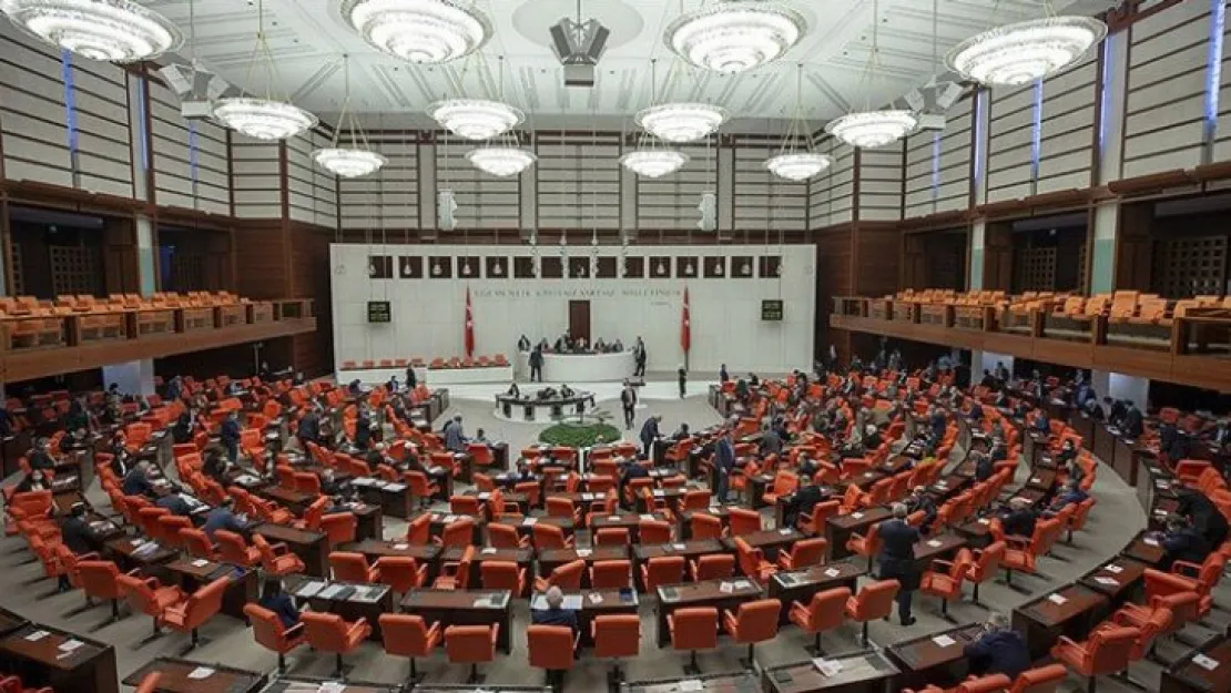 AK Parti Grup Başkanlığı'na İsmet Yılmaz seçildi