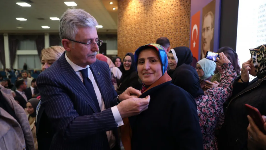 AK Parti'ye 350 yeni üye