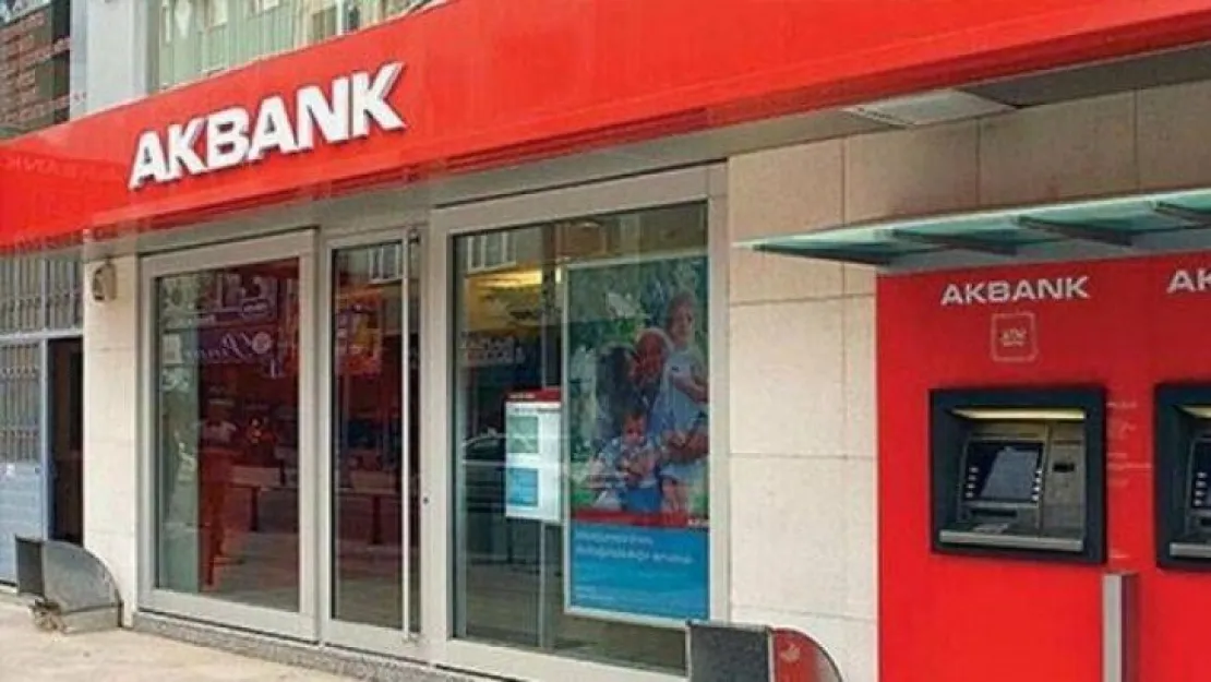 Akbank 26 saattir çalışmıyor! Bankadan açıklama