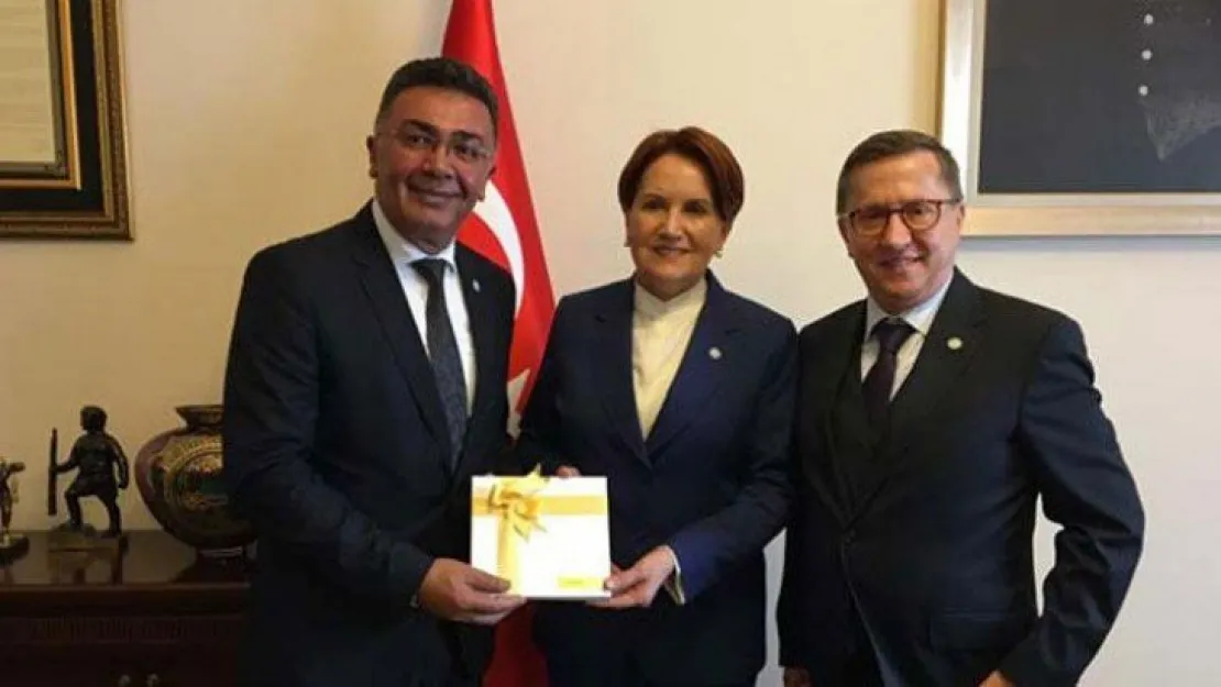 Akşener'i kongreye davet ettiler