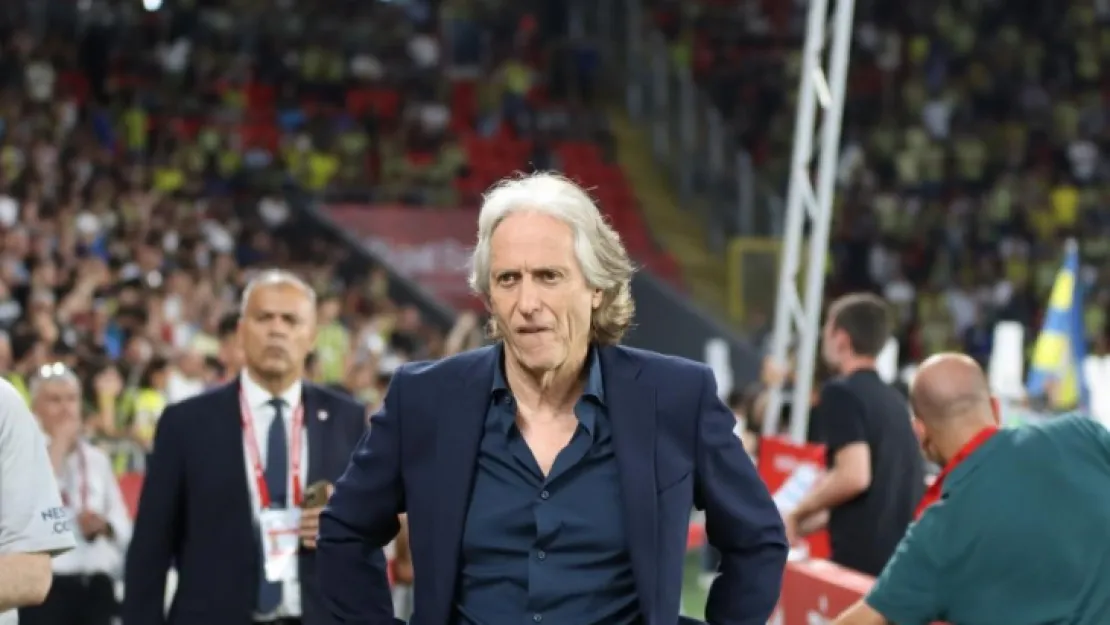 Jorge Jesus şmzayı attı