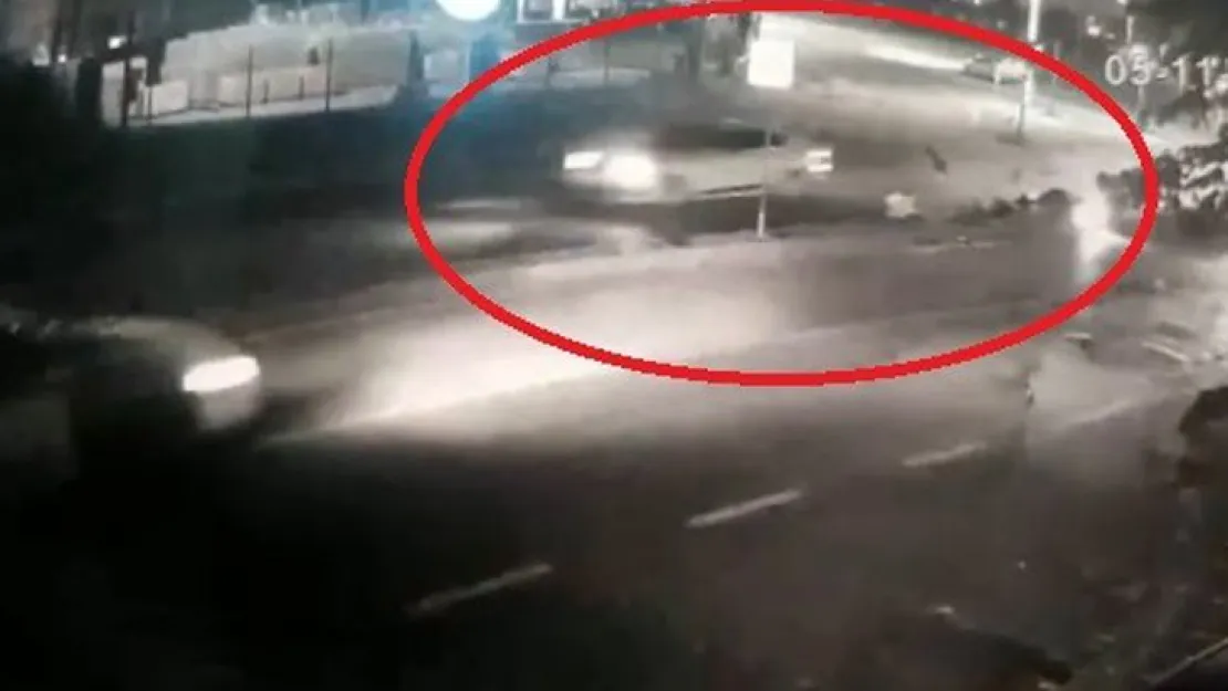Aldığı yakıtın parasını ödemeden kaçarken motosiklete çarptı, 2 kişiyi yaraladı