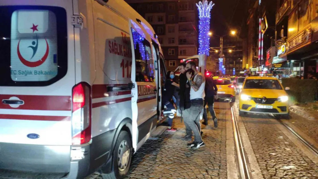 Alkollü olan iki grup arasında çıkan kavga çıktı