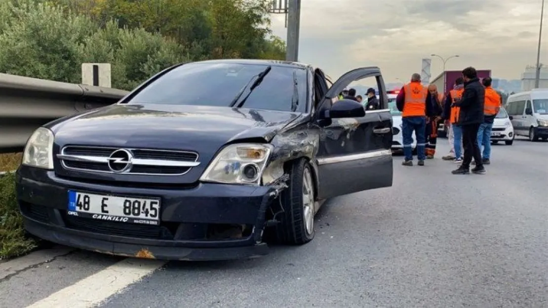 Alkollü sürücü TEM'de bariyere çaptığı kazadan yara almadan kurtuldu