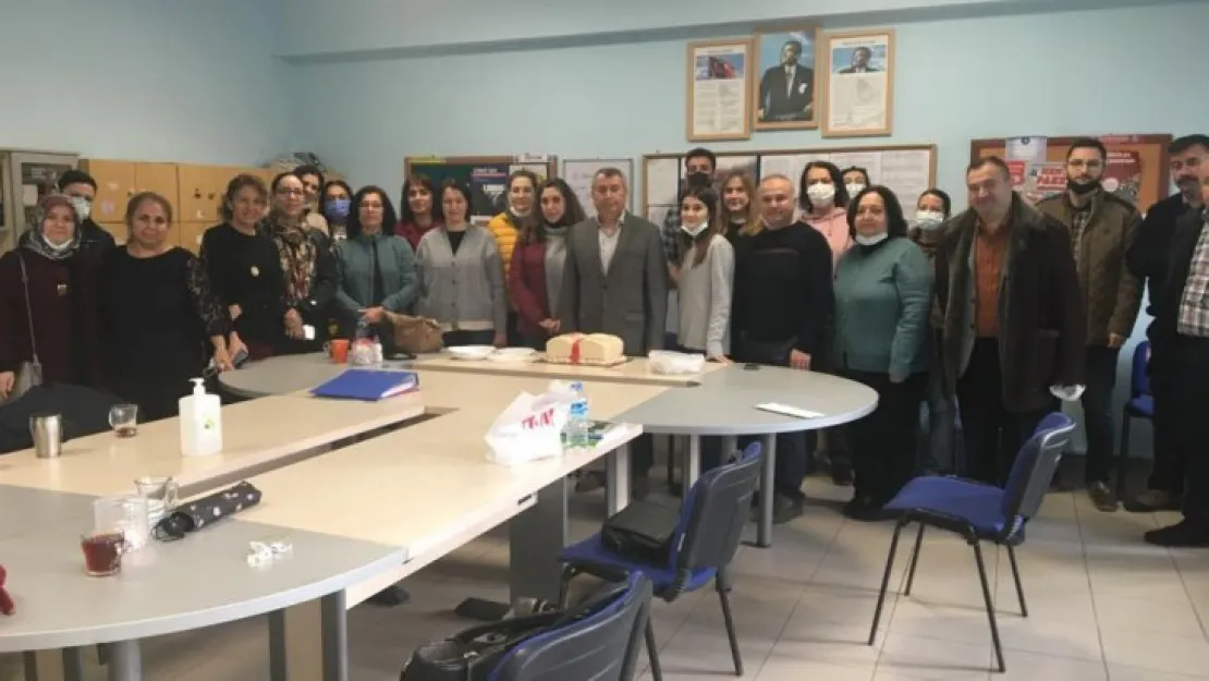 Altınoluk Pastanesi öğretmenler gününü kutladı