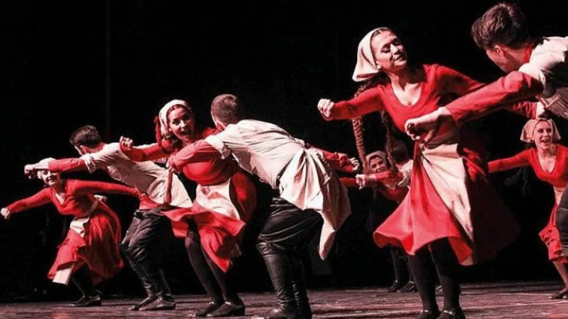 Amra Dance büyüledi