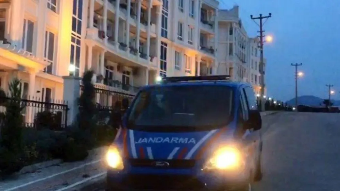 Anonslarla 'Evde kal' çağrısı yapılıyor