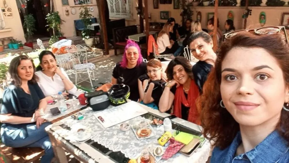 Arzen Sanat Evi'nde yazarlar buluşması