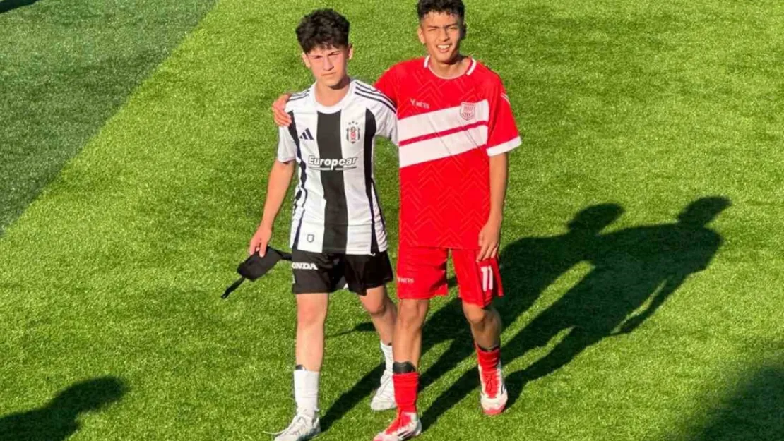 Aynı altyapıda yetişen sporcular rakip oldu, kulüp gururla karşıladı