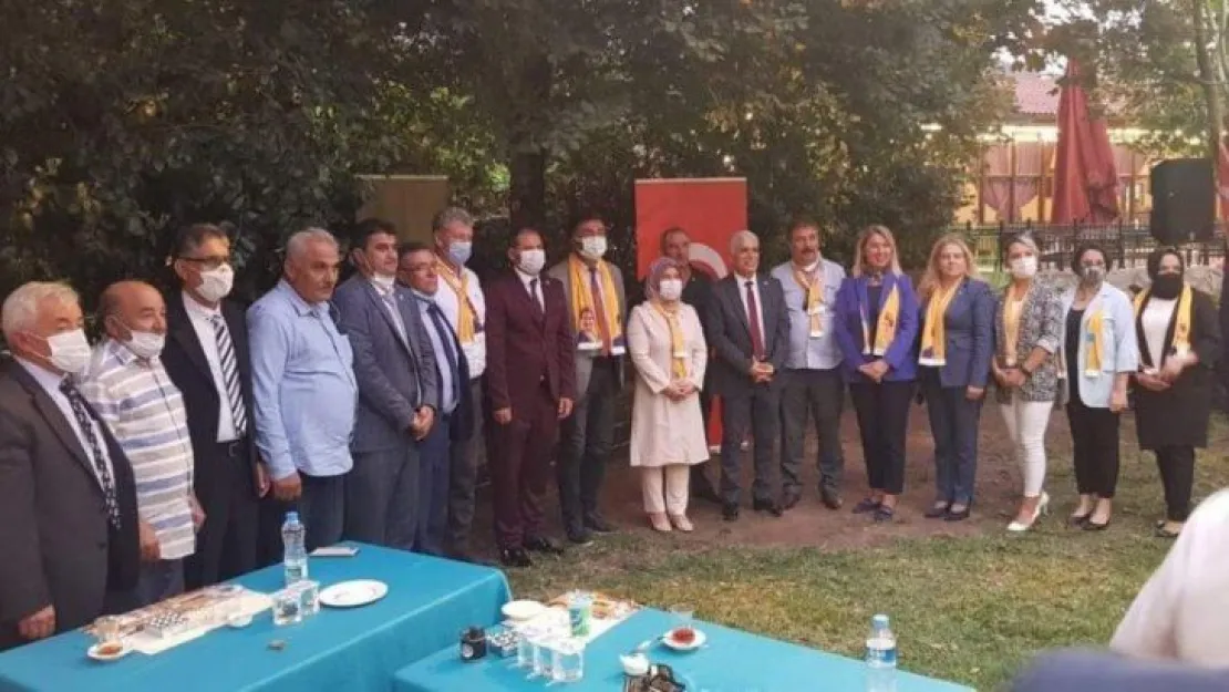 Aynur Vergili'ye plaket