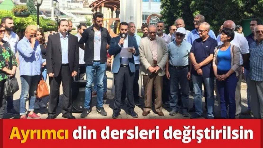 Ayrımcı din dersleri değiştirilsin