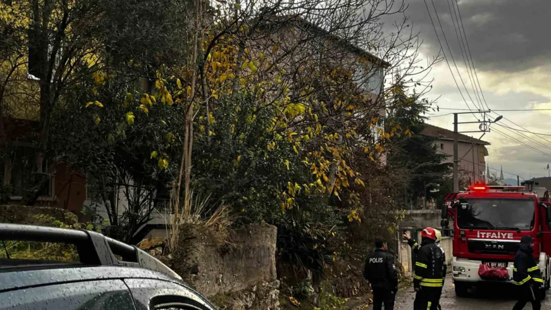 Balkonda çıkan yangında bir kişi yaralandı