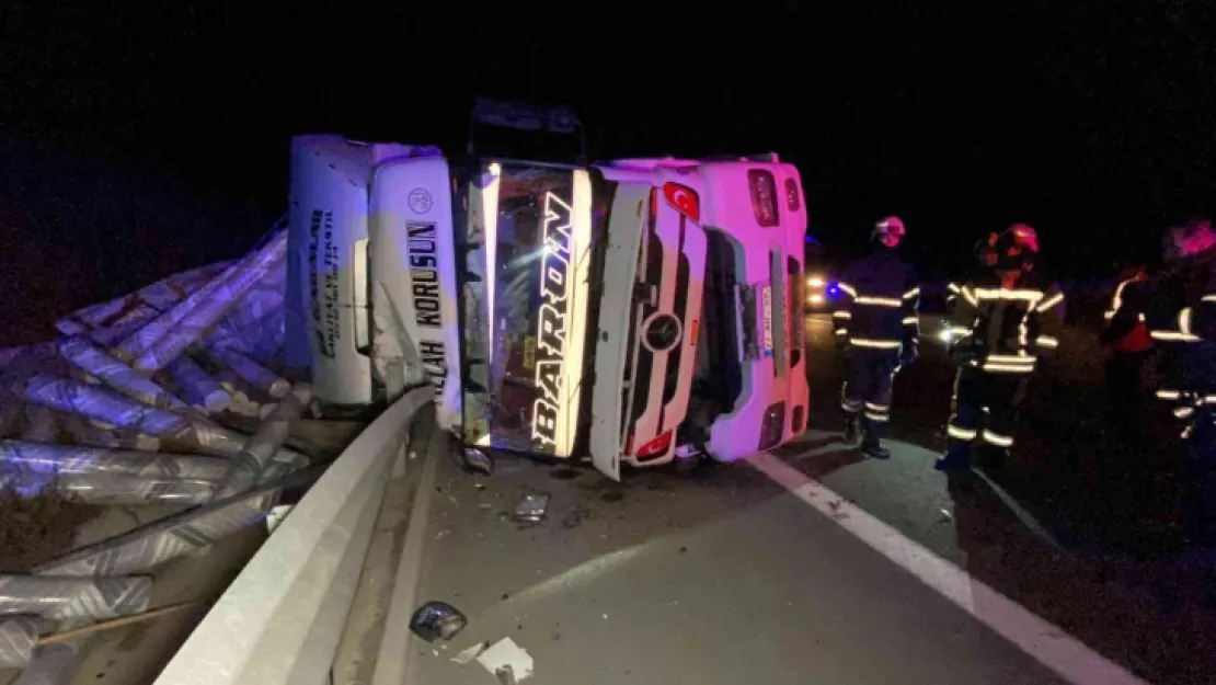 Bariyerlere çarpıp, 70 metre sürüklendi