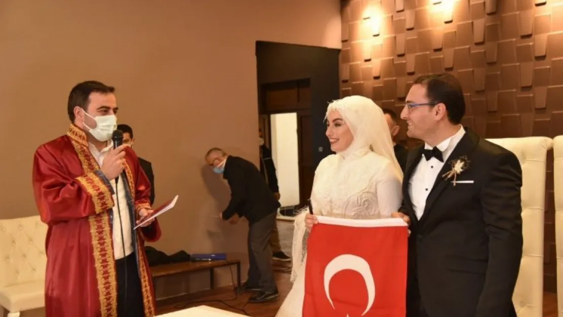 Başiskele'de 896 çift dünya evine girdi