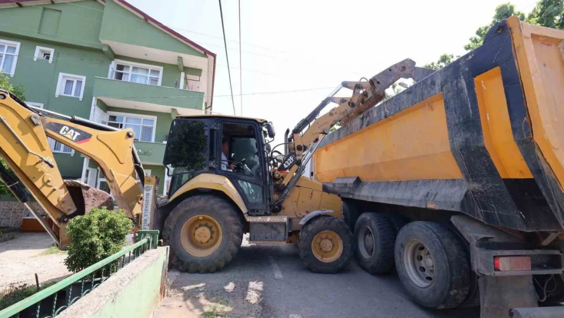 Başiskele'de kurban atıkları toplanıyor